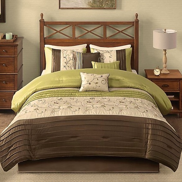 Other - Queen Duvet Cover & 2 Standard Pillow Shams